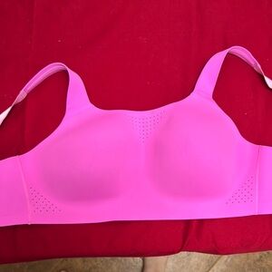 Victoria's Secret Pink Seamless Bra with Wide Straps Featherweight Max Sports